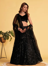 Lehenga Choli brodé en filet d'organza noir à paillettes